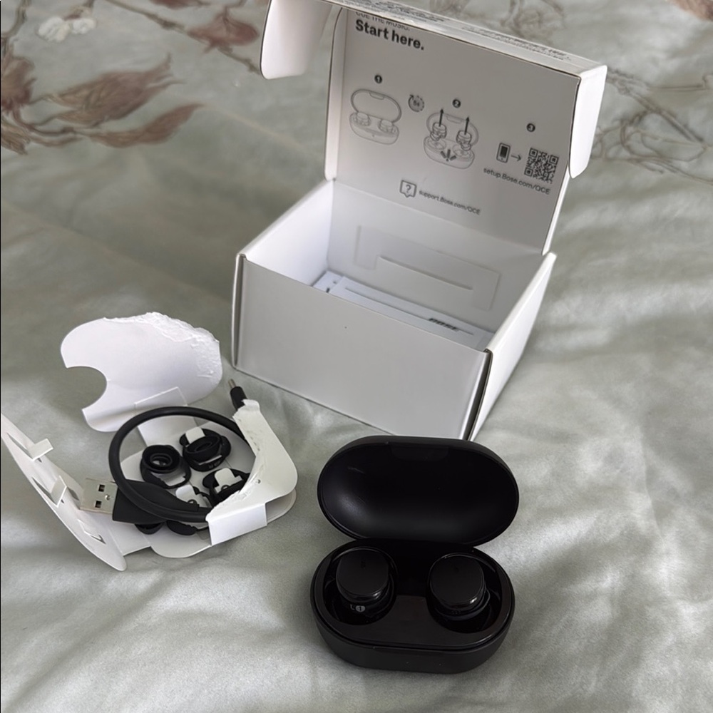 Bose Quiet Comfort Black Wireless Earbuds with Charging Case